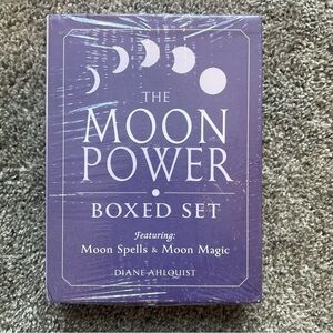 Moon Power 2-Book Boxed Set - Moon Magic & Moon Spells